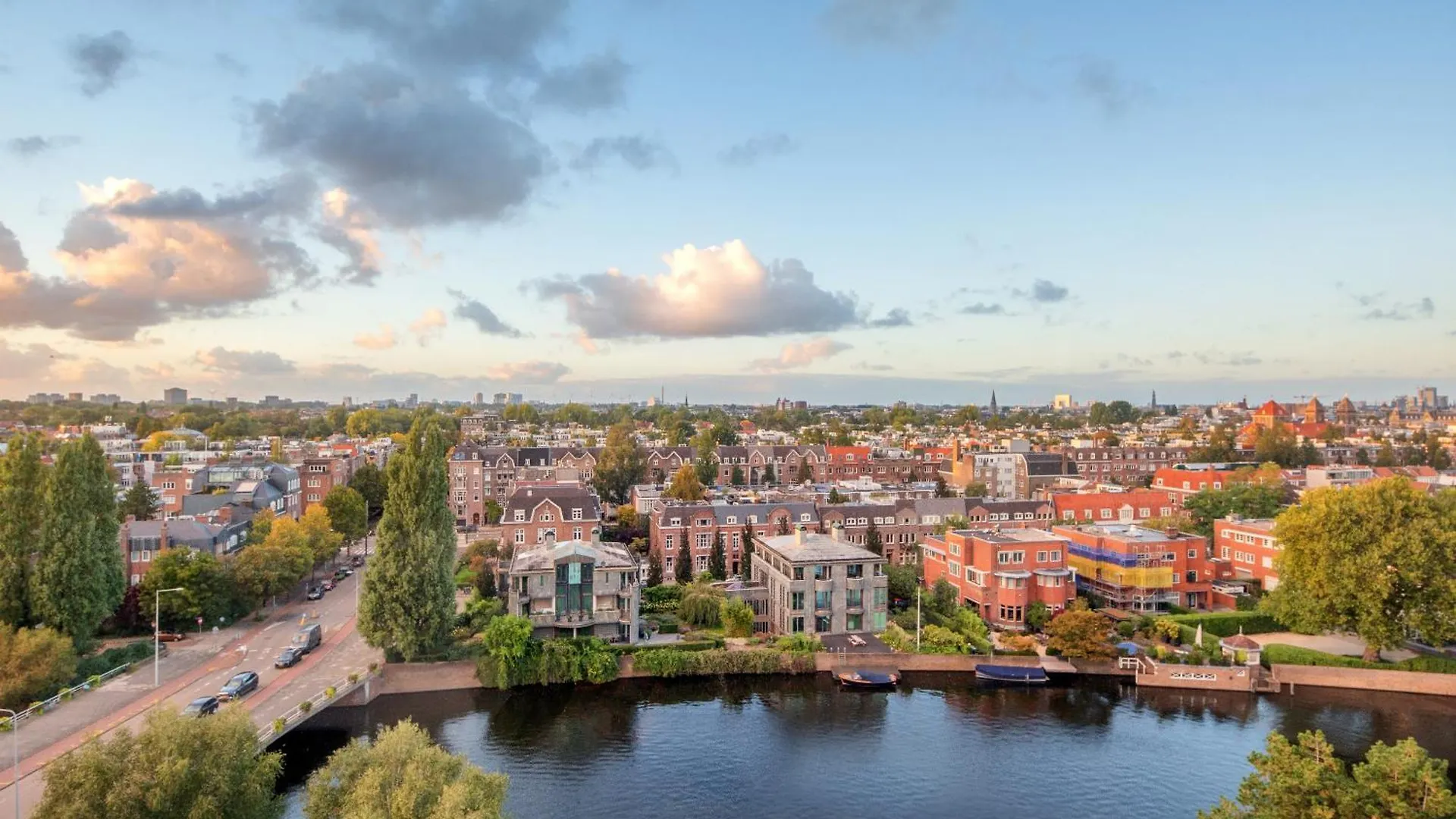 Hilton Amsterdam Hotel 5*,