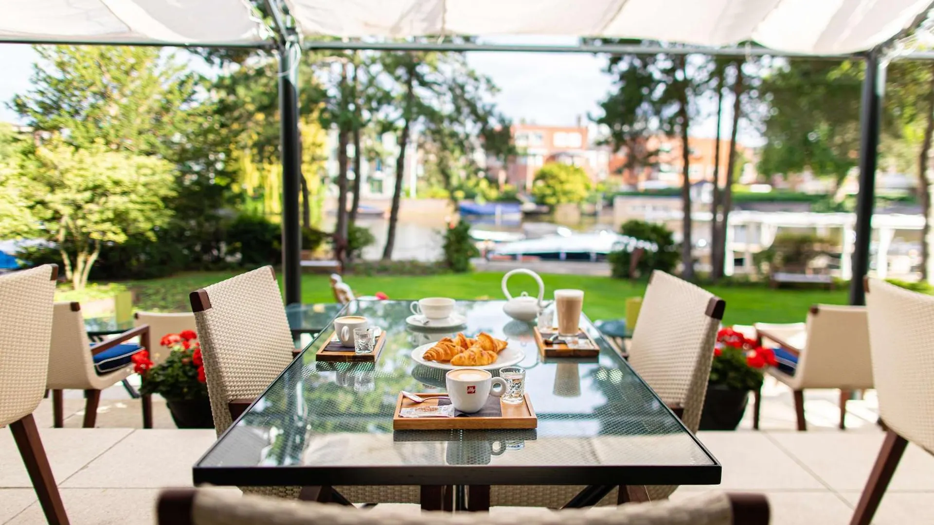 Hilton Amsterdam Hotel 5*,  Netherlands